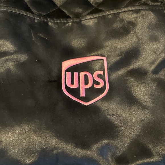 UPS Black Glossy Quilted Women's Tote Bag w/ zipper removable straps and pockets - Picture 2 of 16